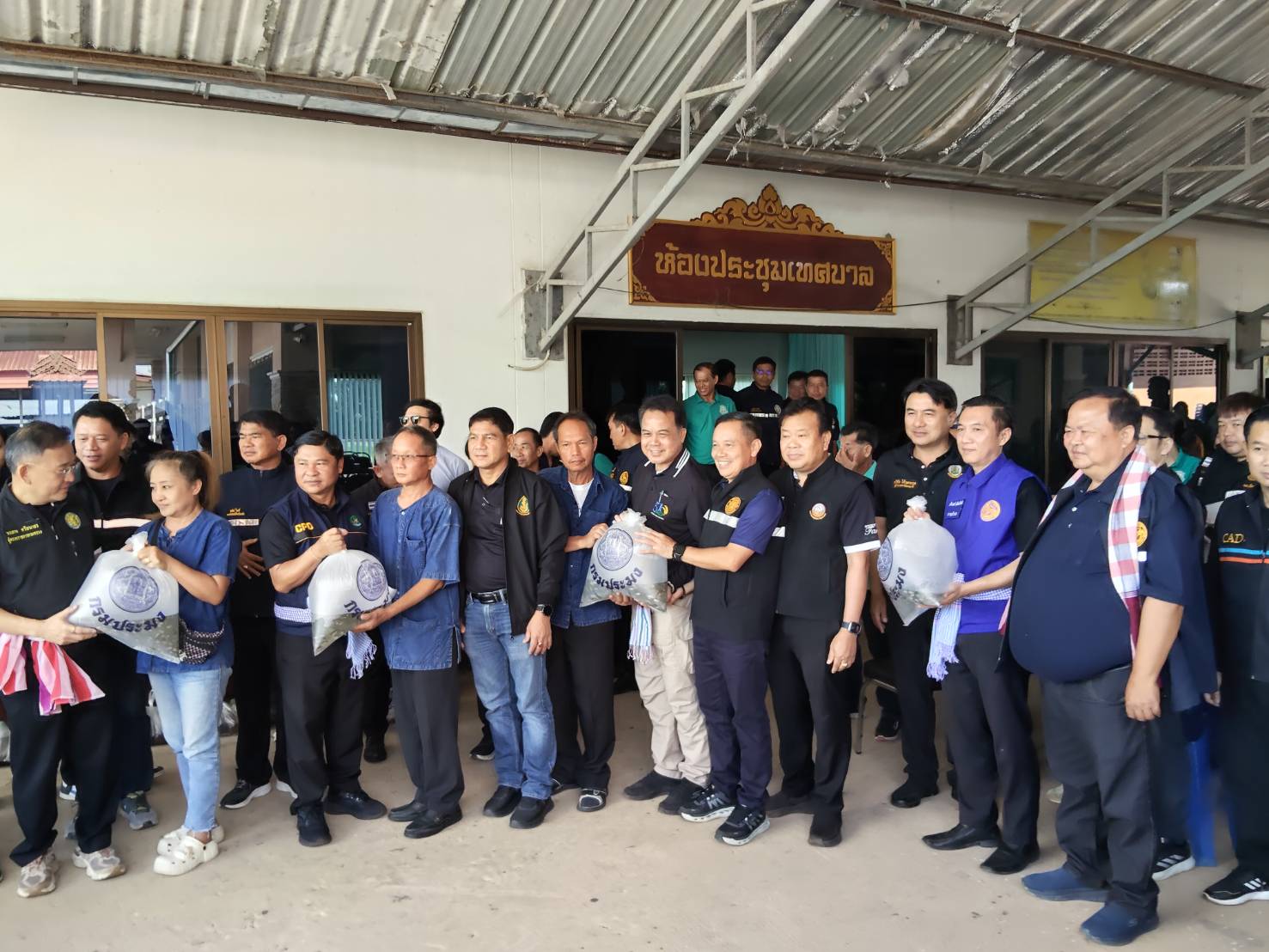 title - องเลขาธิการ ส.ป.ก. ร่วมติดตามรัฐมนตรีช่วยว่าการกระทรวงเกษตรและสหกรณ์ (นางสาวปิยะรัฐชย์ ติยะไพรัช) ลงพื้นที่ตรวจราชการใน อำเภอเวียงเชียงรุ้ง จังหวัดเชียงราย